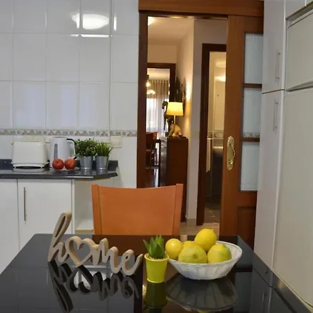 Hhc - Centro - Agosto Utima Hora, Unicos Dias Libres , Del 17 Al 20 , Y Del 27 Al 29 , 4 Bedrooms, 3 Bathroom, A 700m De La Catedral *