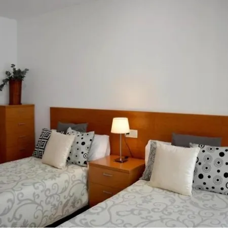 Apartamento Hhc - Centro - Agosto Utima Hora, Unicos Dias Libres , Del 17 Al 20 , Y Del 27 Al 29 , 4 Bedrooms, 3 Bathroom, A 700m De La Catedral *