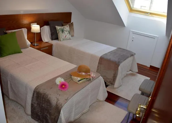 Apartment Hhc - Duplex Concheiros, 4 Bedrooms, 3 Bathroom, A 700m De La Catedral *